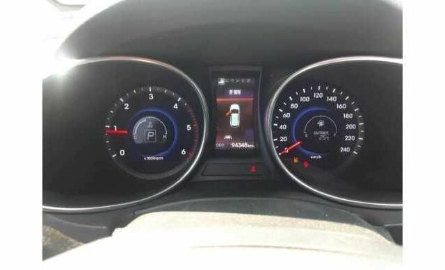 Белый Хендай Санта Фе, объемом двигателя 2 л и пробегом 94 тыс. км за 5400 $, фото 1 на Automoto.ua