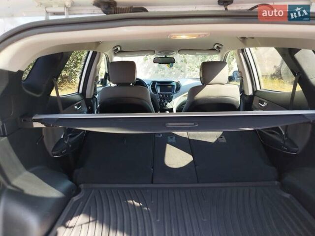 Белый Хендай Санта Фе, объемом двигателя 2.4 л и пробегом 94 тыс. км за 16500 $, фото 5 на Automoto.ua