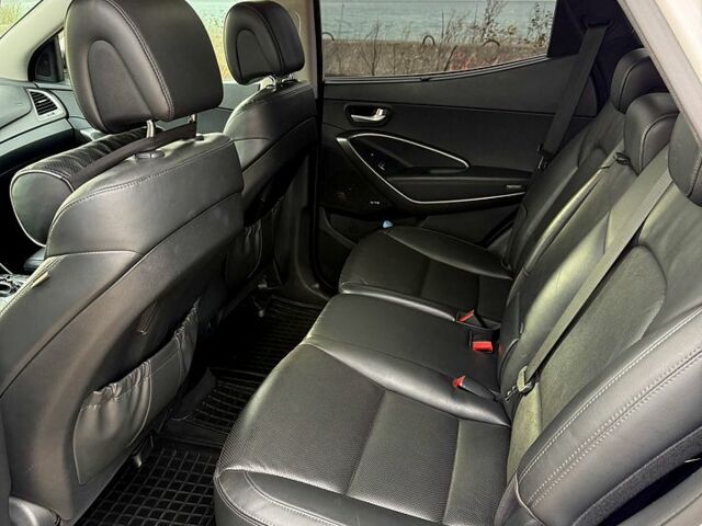 Белый Хендай Санта Фе, объемом двигателя 2.4 л и пробегом 110 тыс. км за 18500 $, фото 5 на Automoto.ua