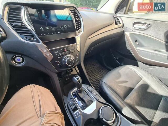 Білий Хендай Санта Фе, об'ємом двигуна 2.2 л та пробігом 150 тис. км за 21300 $, фото 6 на Automoto.ua