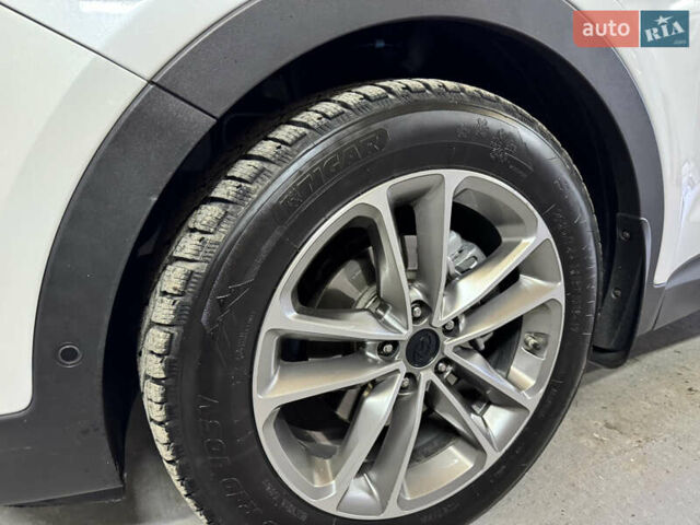 Белый Хендай Санта Фе, объемом двигателя 2.2 л и пробегом 168 тыс. км за 23300 $, фото 48 на Automoto.ua