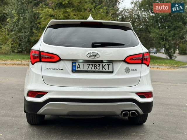 Белый Хендай Санта Фе, объемом двигателя 2.2 л и пробегом 146 тыс. км за 18500 $, фото 6 на Automoto.ua