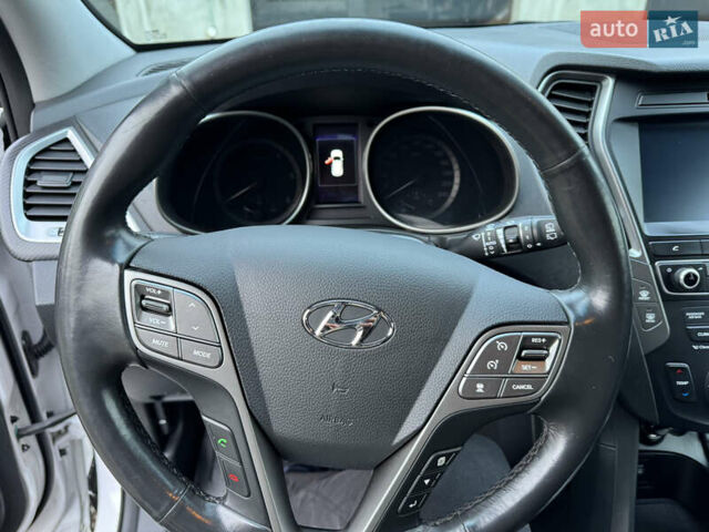 Белый Хендай Санта Фе, объемом двигателя 2.2 л и пробегом 168 тыс. км за 23300 $, фото 34 на Automoto.ua