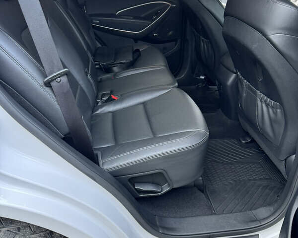 Белый Хендай Санта Фе, объемом двигателя 2.2 л и пробегом 168 тыс. км за 23300 $, фото 29 на Automoto.ua