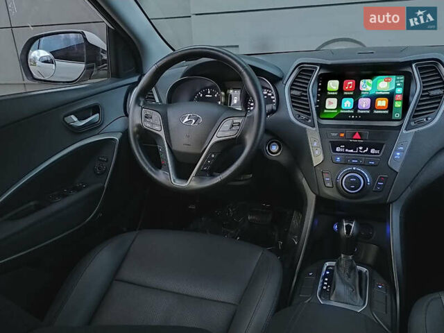 Білий Хендай Санта Фе, об'ємом двигуна 2 л та пробігом 189 тис. км за 18888 $, фото 3 на Automoto.ua