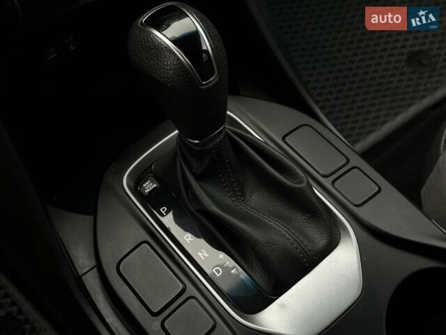 Белый Хендай Санта Фе, объемом двигателя 2.4 л и пробегом 110 тыс. км за 14750 $, фото 31 на Automoto.ua