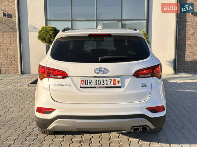 Белый Хендай Санта Фе, объемом двигателя 2.2 л и пробегом 157 тыс. км за 23650 $, фото 9 на Automoto.ua