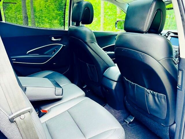 Белый Хендай Санта Фе, объемом двигателя 2 л и пробегом 165 тыс. км за 20000 $, фото 11 на Automoto.ua