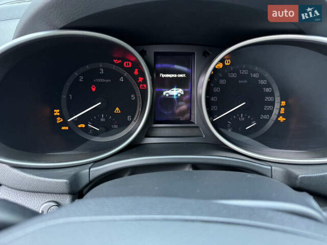 Белый Хендай Санта Фе, объемом двигателя 2.2 л и пробегом 168 тыс. км за 23300 $, фото 40 на Automoto.ua