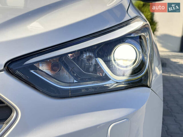 Білий Хендай Санта Фе, об'ємом двигуна 2.2 л та пробігом 155 тис. км за 23600 $, фото 5 на Automoto.ua