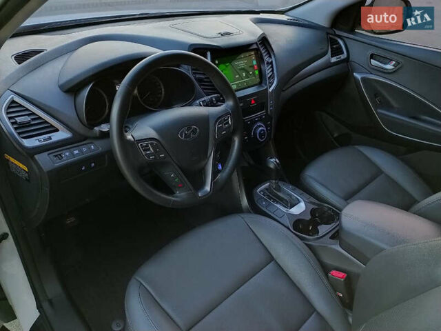 Білий Хендай Санта Фе, об'ємом двигуна 2 л та пробігом 189 тис. км за 18888 $, фото 17 на Automoto.ua