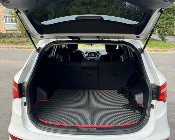 Белый Хендай Санта Фе, объемом двигателя 2.2 л и пробегом 146 тыс. км за 18500 $, фото 11 на Automoto.ua