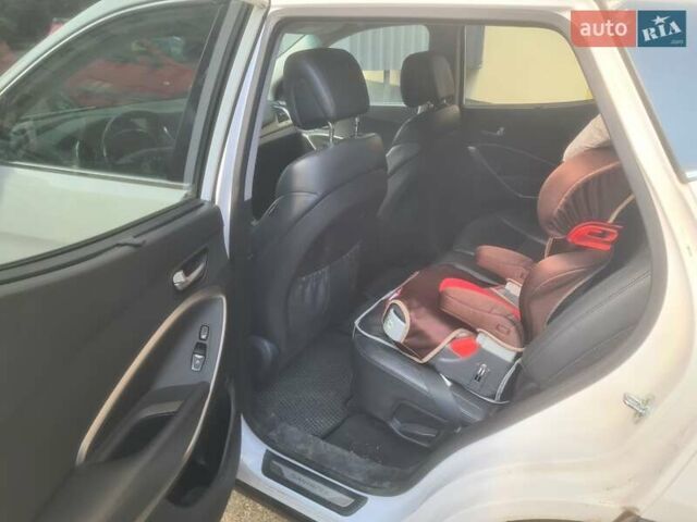 Білий Хендай Санта Фе, об'ємом двигуна 2.2 л та пробігом 150 тис. км за 21300 $, фото 23 на Automoto.ua