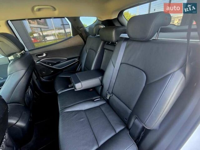 Белый Хендай Санта Фе, объемом двигателя 2.2 л и пробегом 146 тыс. км за 22950 $, фото 73 на Automoto.ua