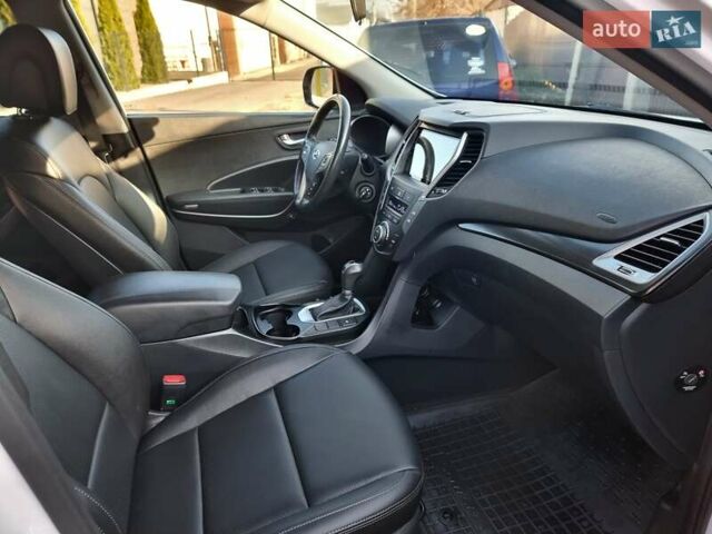 Белый Хендай Санта Фе, объемом двигателя 2.2 л и пробегом 146 тыс. км за 21200 $, фото 35 на Automoto.ua