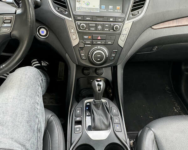 Белый Хендай Санта Фе, объемом двигателя 2 л и пробегом 90 тыс. км за 17000 $, фото 15 на Automoto.ua