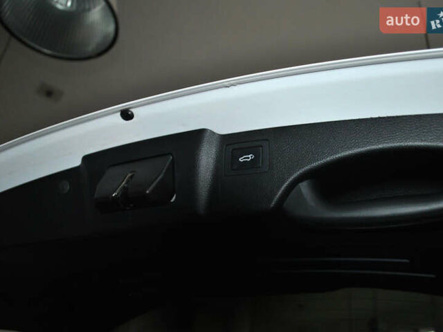 Белый Хендай Санта Фе, объемом двигателя 2.2 л и пробегом 109 тыс. км за 24900 $, фото 46 на Automoto.ua