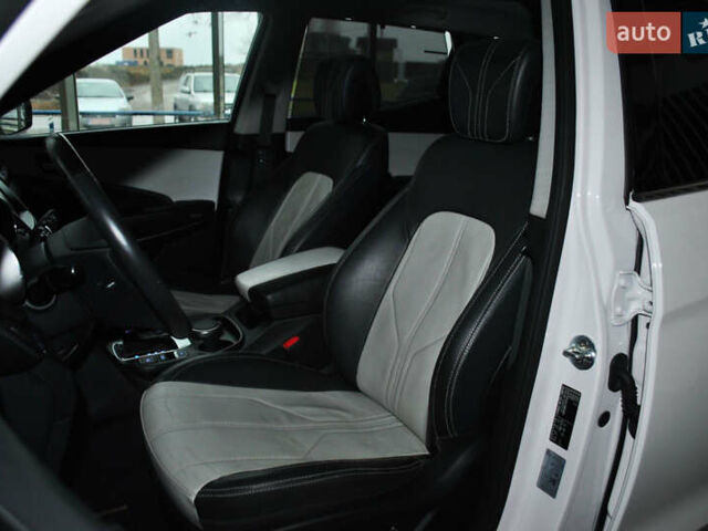 Белый Хендай Санта Фе, объемом двигателя 2.2 л и пробегом 109 тыс. км за 24900 $, фото 32 на Automoto.ua