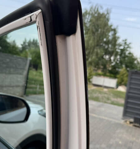 Білий Хендай Санта Фе, об'ємом двигуна 2.2 л та пробігом 141 тис. км за 22500 $, фото 101 на Automoto.ua