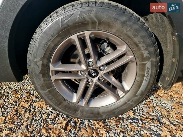 Белый Хендай Санта Фе, объемом двигателя 2.2 л и пробегом 146 тыс. км за 21200 $, фото 56 на Automoto.ua