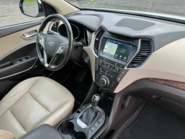 Белый Хендай Санта Фе, объемом двигателя 3.3 л и пробегом 57 тыс. км за 7800 $, фото 7 на Automoto.ua