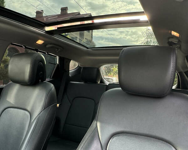 Белый Хендай Санта Фе, объемом двигателя 2 л и пробегом 90 тыс. км за 17000 $, фото 10 на Automoto.ua