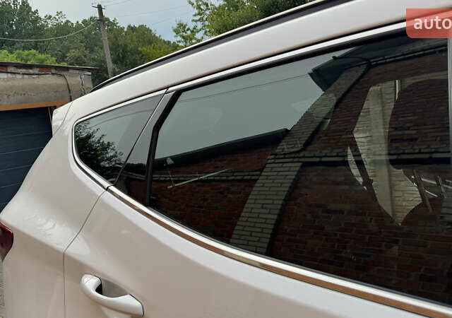 Білий Хендай Санта Фе, об'ємом двигуна 2.2 л та пробігом 141 тис. км за 22500 $, фото 27 на Automoto.ua