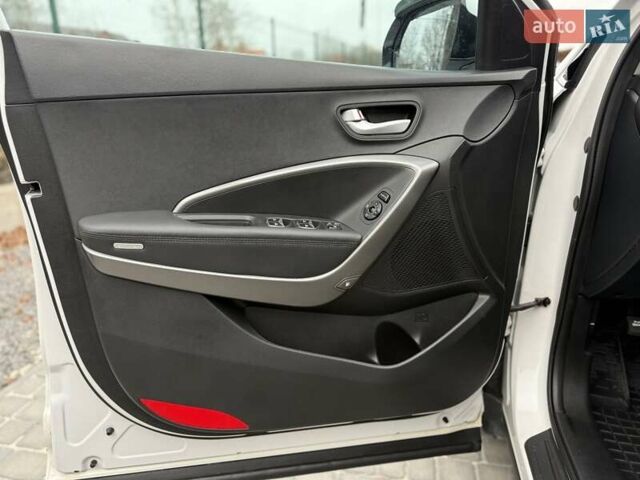 Белый Хендай Санта Фе, объемом двигателя 2.2 л и пробегом 141 тыс. км за 22900 $, фото 58 на Automoto.ua