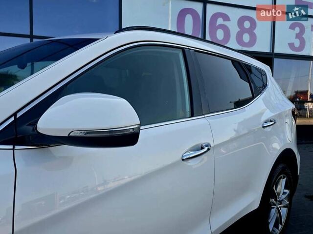 Белый Хендай Санта Фе, объемом двигателя 2.2 л и пробегом 146 тыс. км за 22950 $, фото 21 на Automoto.ua