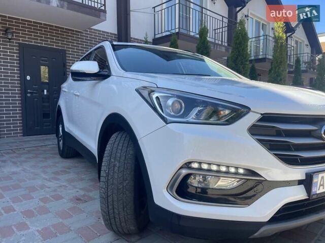 Хендай Санта Фе 2017 в Киеве на Automoto.ua Белый Хендай Санта Фе, объемом двигателя 2.2 л и пробегом 271 тыс. км за 17500 $, фото 5 на Automoto.ua