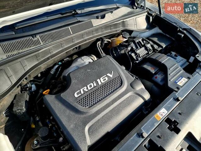 Белый Хендай Санта Фе, объемом двигателя 2.2 л и пробегом 146 тыс. км за 21200 $, фото 54 на Automoto.ua