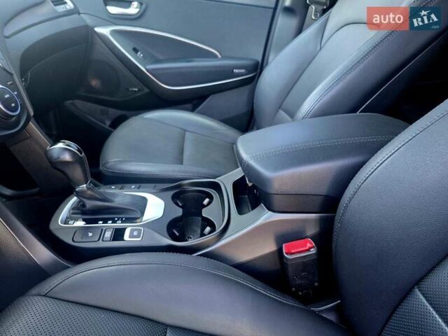 Белый Хендай Санта Фе, объемом двигателя 2.2 л и пробегом 146 тыс. км за 22950 $, фото 89 на Automoto.ua