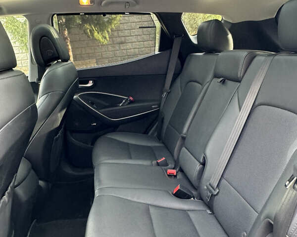 Белый Хендай Санта Фе, объемом двигателя 2 л и пробегом 90 тыс. км за 17000 $, фото 13 на Automoto.ua