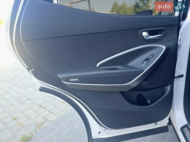 Белый Хендай Санта Фе, объемом двигателя 2.2 л и пробегом 146 тыс. км за 22950 $, фото 77 на Automoto.ua