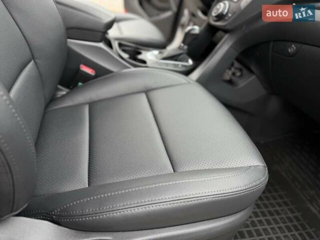 Белый Хендай Санта Фе, объемом двигателя 2.2 л и пробегом 141 тыс. км за 22900 $, фото 33 на Automoto.ua