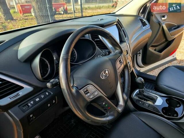 Белый Хендай Санта Фе, объемом двигателя 2.2 л и пробегом 146 тыс. км за 21200 $, фото 53 на Automoto.ua