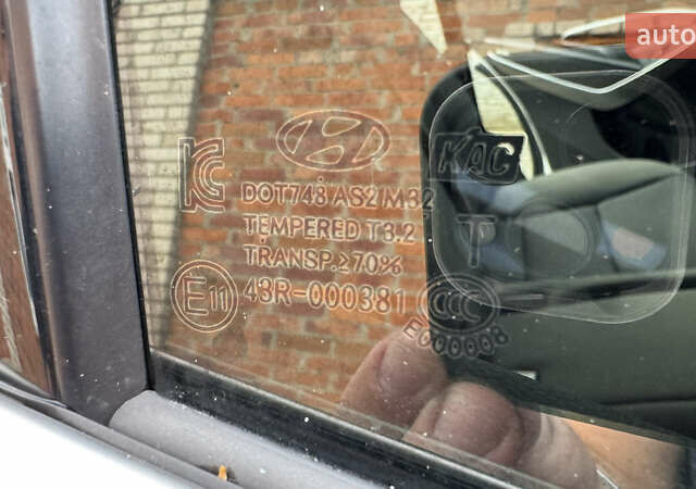 Білий Хендай Санта Фе, об'ємом двигуна 2.2 л та пробігом 141 тис. км за 22500 $, фото 26 на Automoto.ua