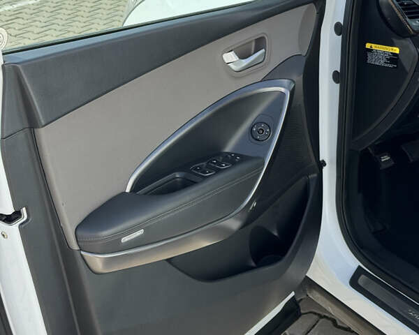 Хендай Санта Фе 2017 в Ивано-Франковске на Automoto.ua Белый Хендай Санта Фе, объемом двигателя 2.36 л и пробегом 73 тыс. км за 11900 $, фото 13 на Automoto.ua