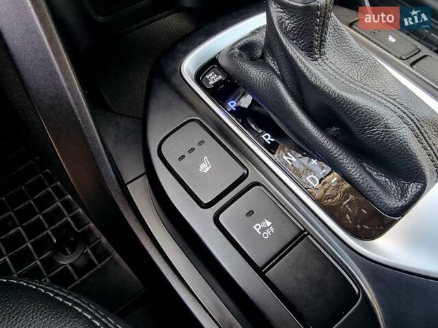 Белый Хендай Санта Фе, объемом двигателя 2.2 л и пробегом 146 тыс. км за 21200 $, фото 43 на Automoto.ua