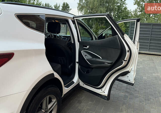 Білий Хендай Санта Фе, об'ємом двигуна 2.2 л та пробігом 141 тис. км за 22500 $, фото 118 на Automoto.ua