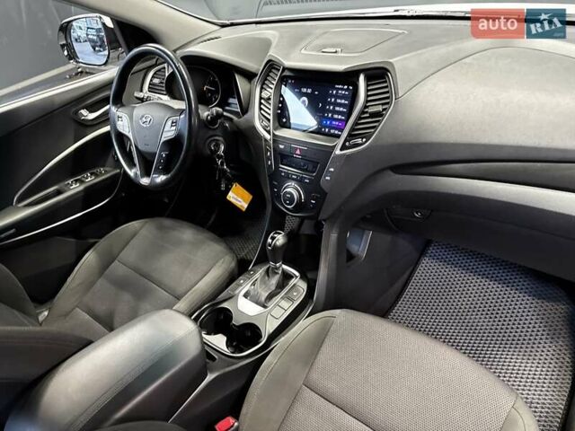 Белый Хендай Санта Фе, объемом двигателя 2.2 л и пробегом 100 тыс. км за 20500 $, фото 29 на Automoto.ua