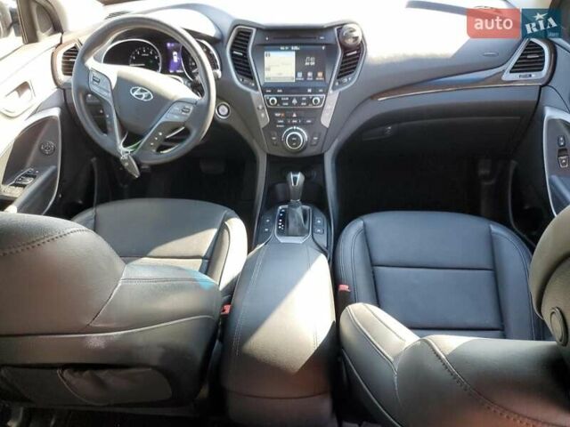 Белый Хендай Санта Фе, объемом двигателя 2 л и пробегом 127 тыс. км за 2000 $, фото 7 на Automoto.ua