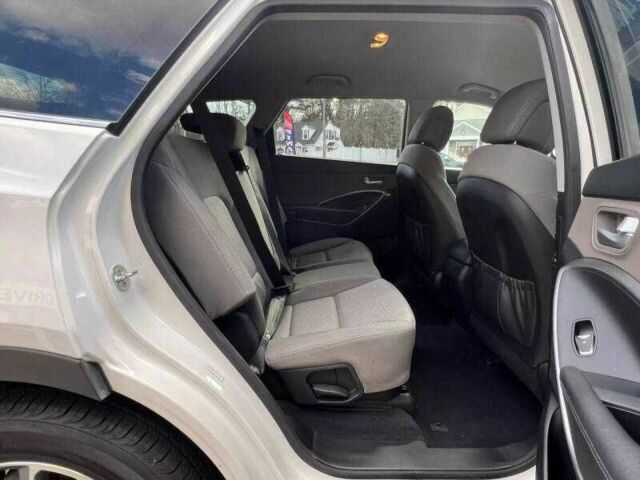 Белый Хендай Санта Фе, объемом двигателя 3.3 л и пробегом 70 тыс. км за 3800 $, фото 17 на Automoto.ua