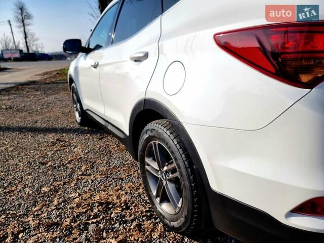 Белый Хендай Санта Фе, объемом двигателя 2.2 л и пробегом 146 тыс. км за 21200 $, фото 20 на Automoto.ua