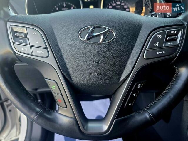 Белый Хендай Санта Фе, объемом двигателя 2.2 л и пробегом 146 тыс. км за 22950 $, фото 90 на Automoto.ua