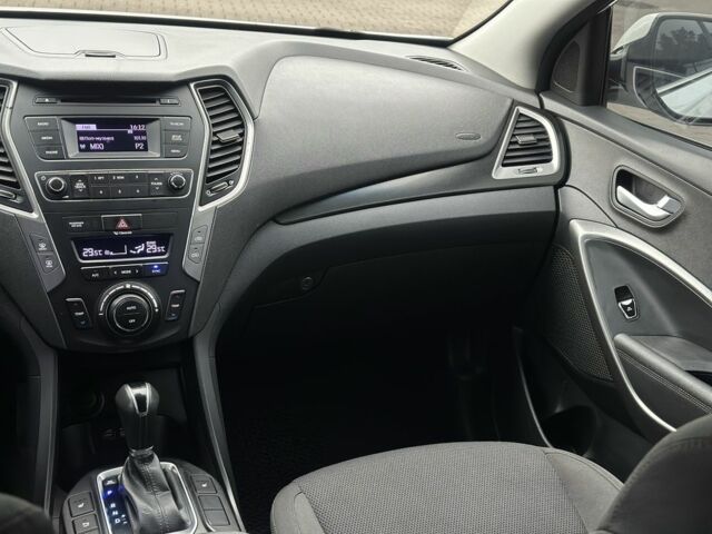 Белый Хендай Санта Фе, объемом двигателя 2.2 л и пробегом 281 тыс. км за 15900 $, фото 13 на Automoto.ua