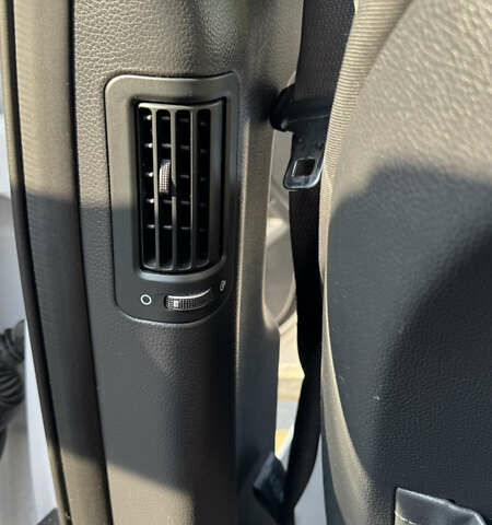 Білий Хендай Санта Фе, об'ємом двигуна 2.2 л та пробігом 141 тис. км за 22500 $, фото 132 на Automoto.ua