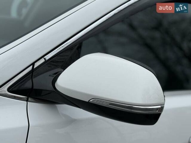 Белый Хендай Санта Фе, объемом двигателя 2.2 л и пробегом 141 тыс. км за 22900 $, фото 28 на Automoto.ua