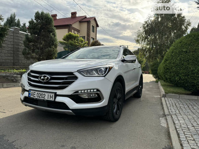 Белый Хендай Санта Фе, объемом двигателя 2 л и пробегом 90 тыс. км за 17000 $, фото 1 на Automoto.ua