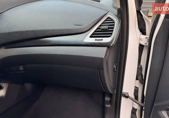 Білий Хендай Санта Фе, об'ємом двигуна 2.2 л та пробігом 141 тис. км за 22500 $, фото 90 на Automoto.ua